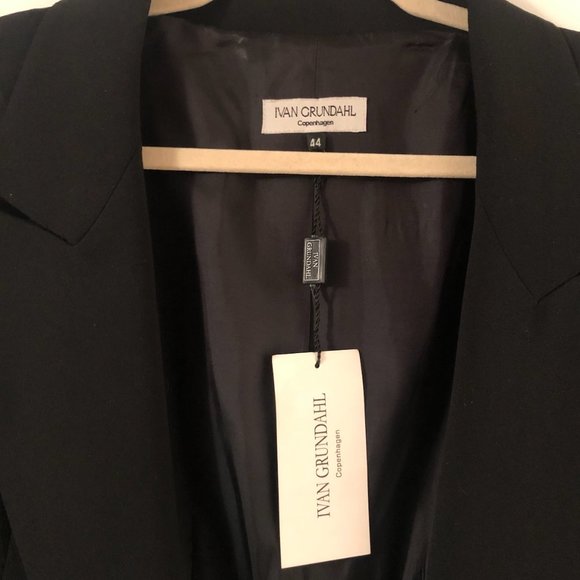 Ivan Grundahl beautiful black jacket with tool bottom never worn. - Picture 10 of 12